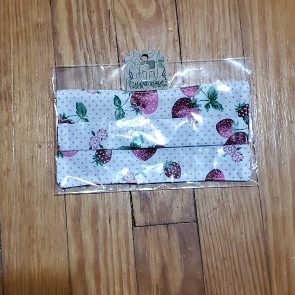 BRAND NEW & Sealed decorative face masks -set of 2 - Picture 5 of 8